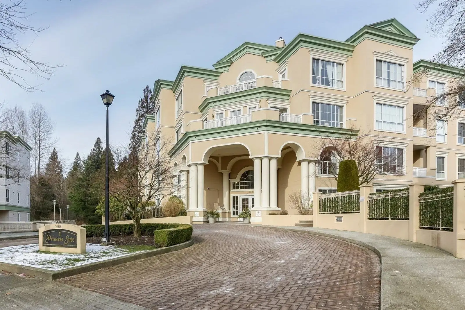 320 2995 PRINCESS CRESCENT, Coquitlam BC V3B 7N1