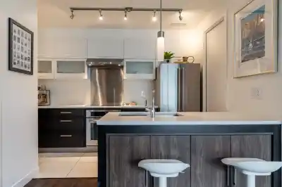 182 E 17TH AVENUE, Vancouver BC V5V 1A4