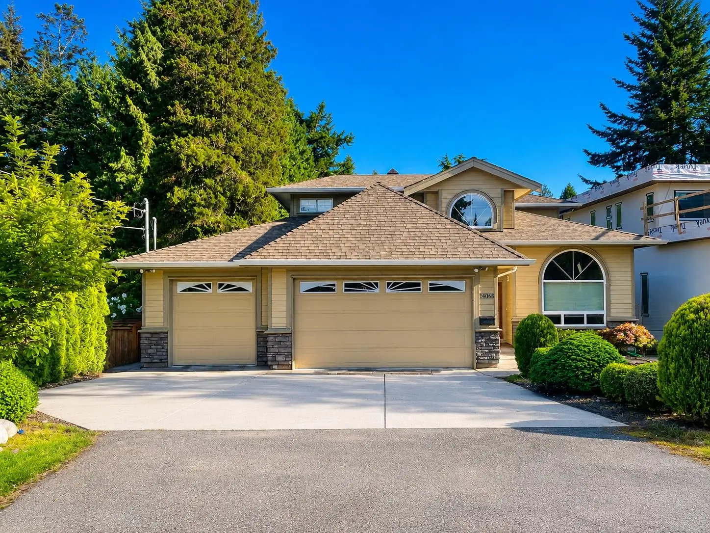 14068 BLACKBURN AVENUE, Surrey BC V4B 2Z7