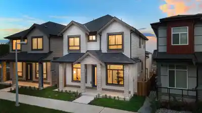 16734 20 AVENUE, Surrey BC V3Z 9M9
