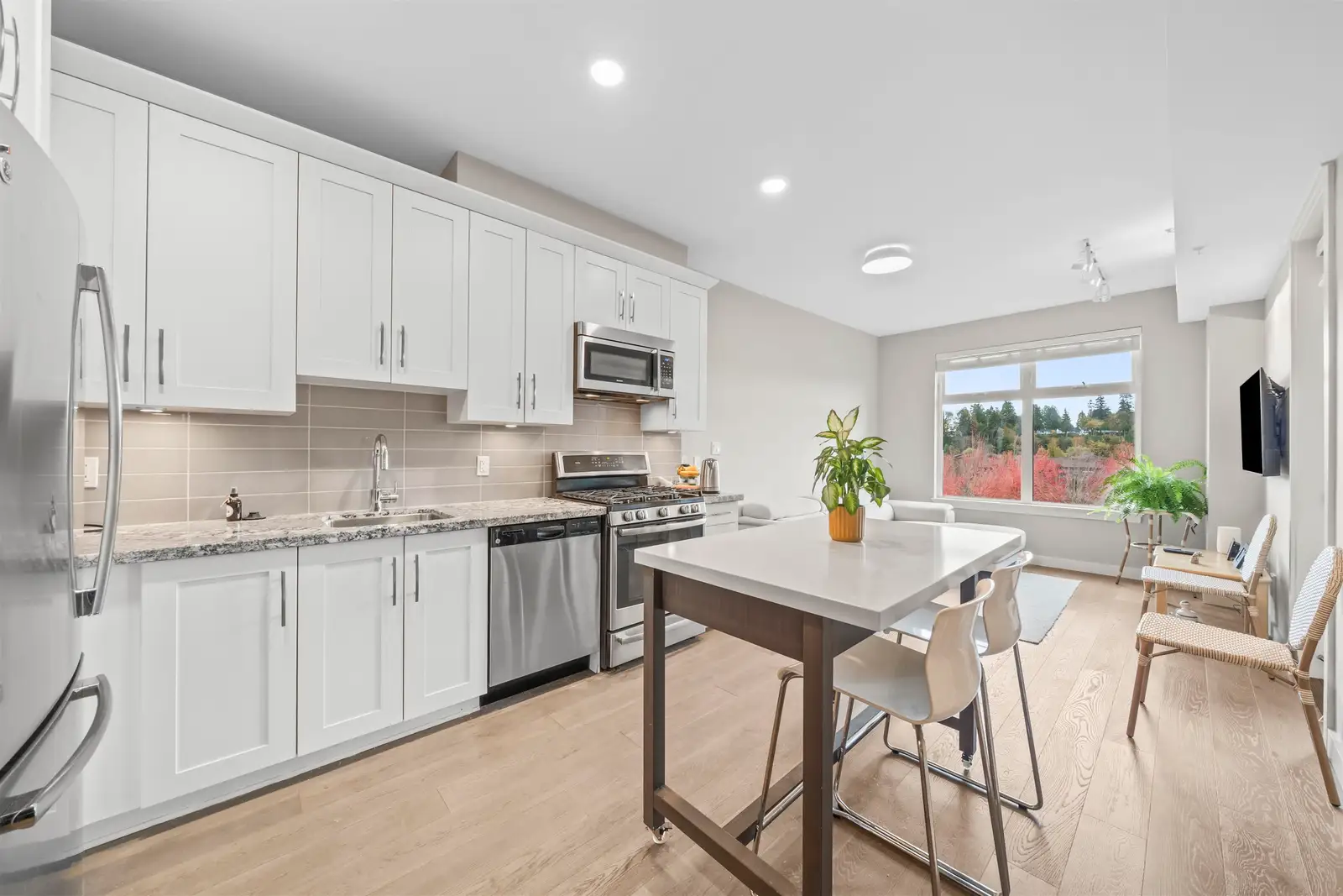 302 5011 SPRINGS BOULEVARD, Delta BC V4M 0B6