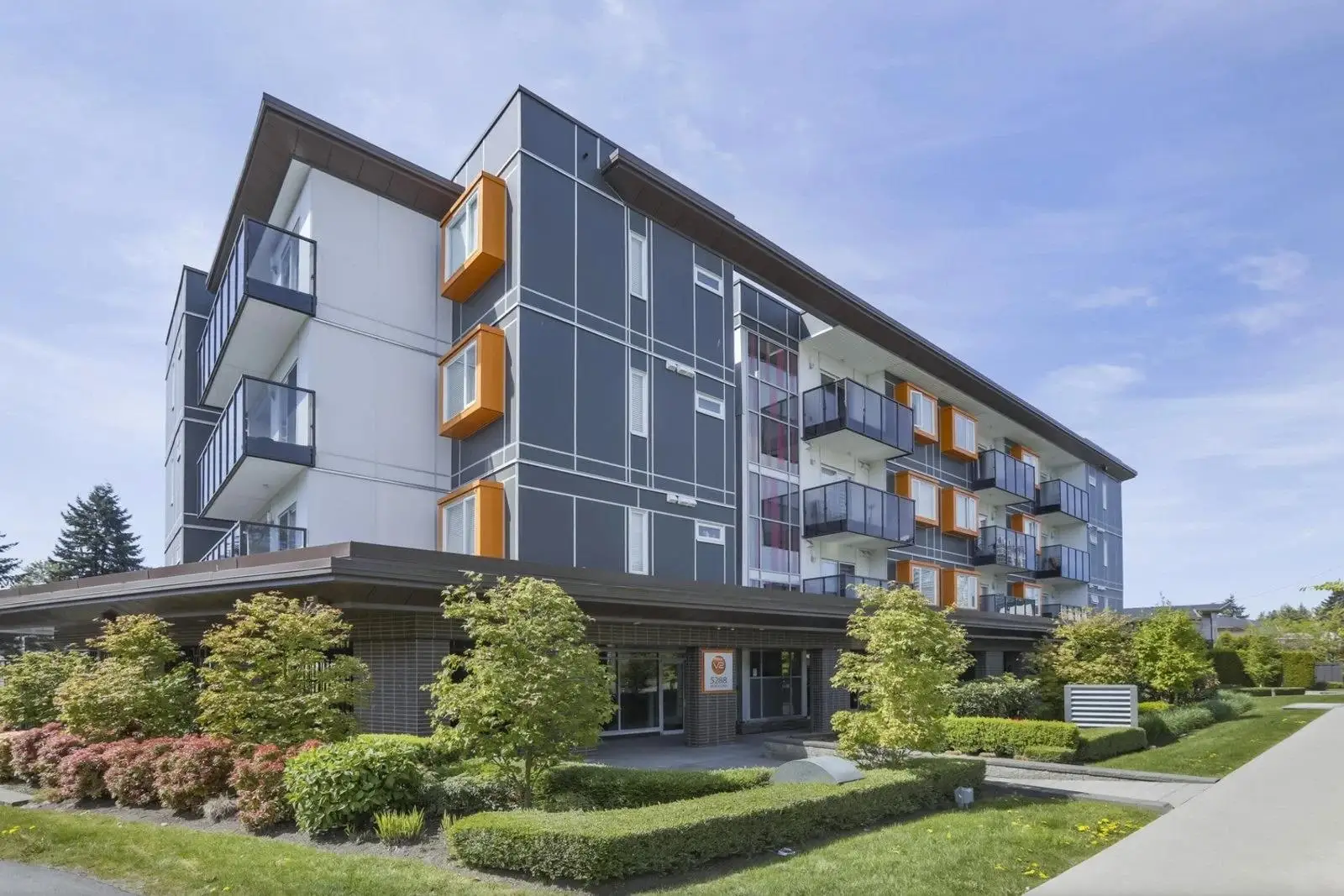 206 5288 BERESFORD STREET, Burnaby BC V5J 1H9