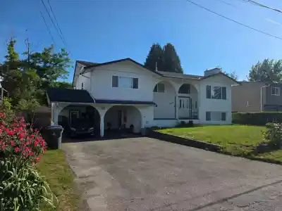 15526 17 AVENUE, Surrey BC V4A 1V2