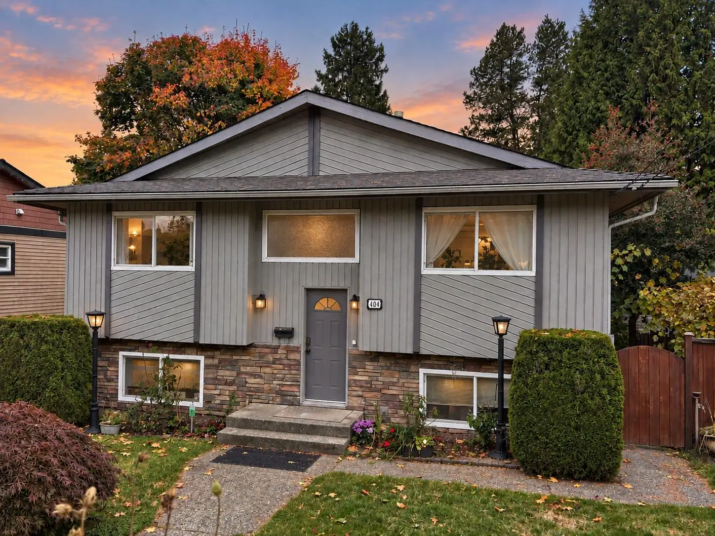 404 MUNDY STREET, Coquitlam BC V3K 5N1