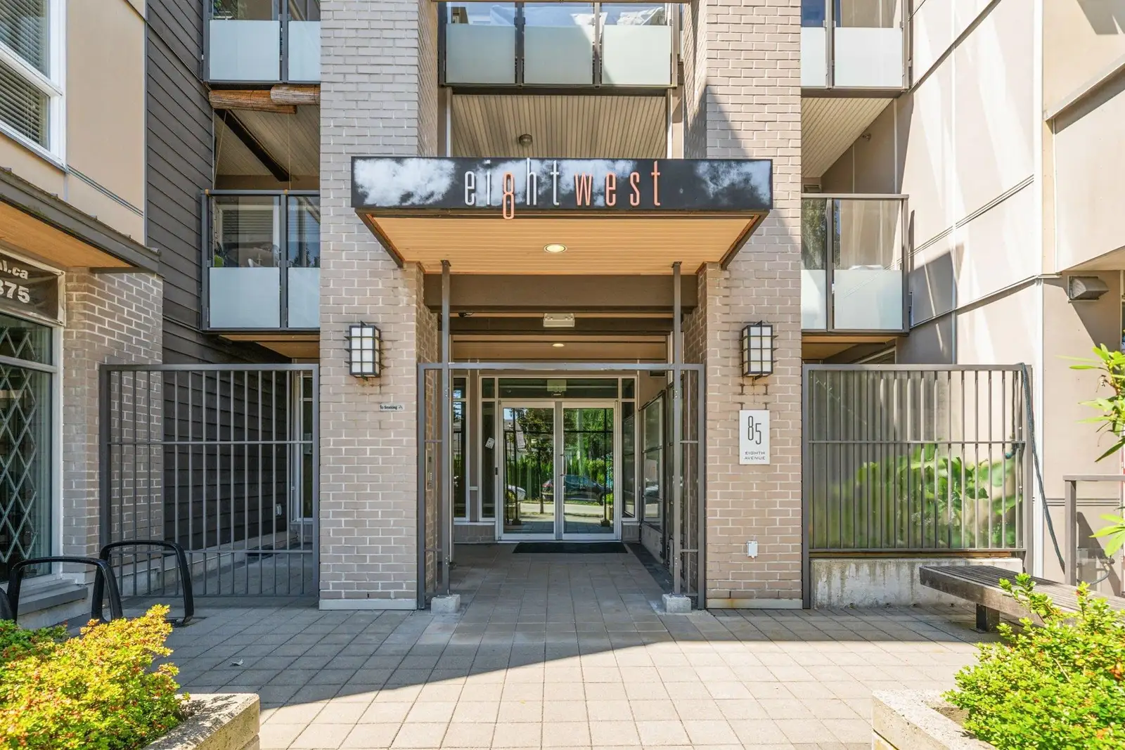 208 85 EIGHTH AVENUE, New Westminster BC V3L 0E9