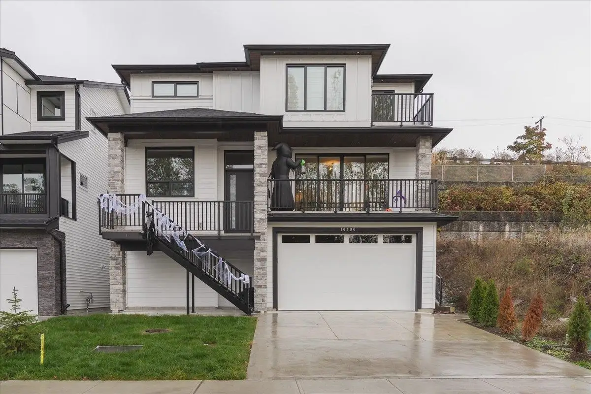 10490 MCVEETY STREET, Maple Ridge BC V2W 0K3