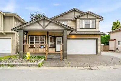 121 21868 LOUGHEED HIGHWAY, Maple Ridge BC V2X 2S4