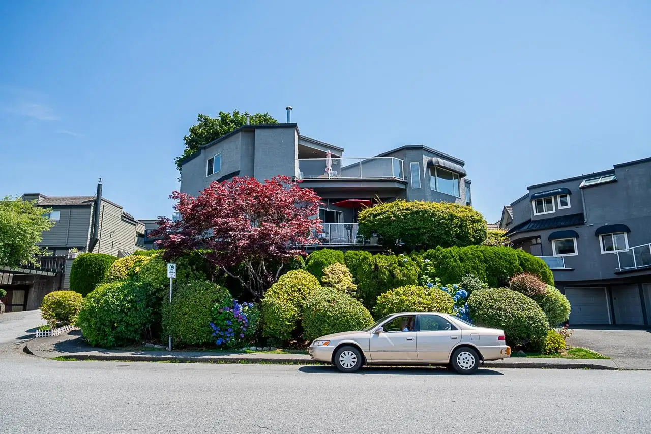 1416 MAHON AVENUE, North Vancouver BC V7M 2S4