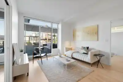 206 133 E 8TH AVENUE, Vancouver BC V5T 1R8