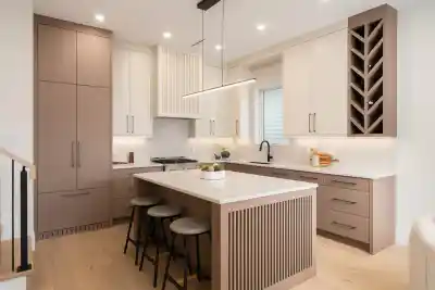 2 4331 UNION STREET, Burnaby BC V5C 2X5