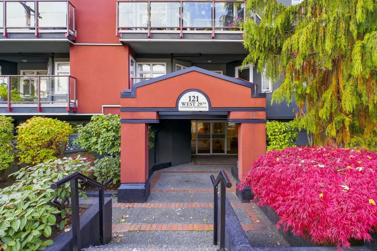 214 121 W 29 STREET, North Vancouver BC V7N 4L6