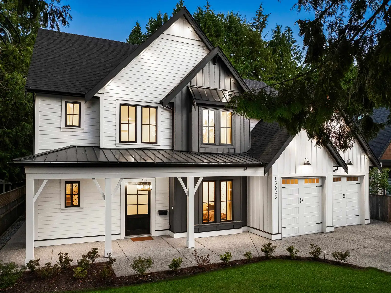 13026 16 AVENUE, Surrey BC V4A 1N9