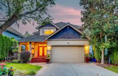 15527 37A AVENUE, Surrey BC V3Z 0H6
