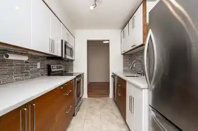 701 2060 BELLWOOD AVENUE, Burnaby BC V5B 4V2
