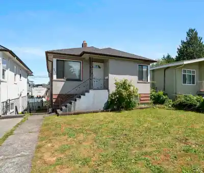 942 NANAIMO STREET, Vancouver BC V5L 4S9