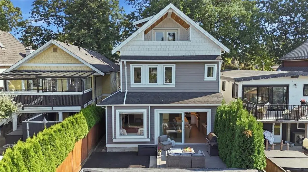 2137 E 2ND AVENUE, Vancouver BC V5N 1E9