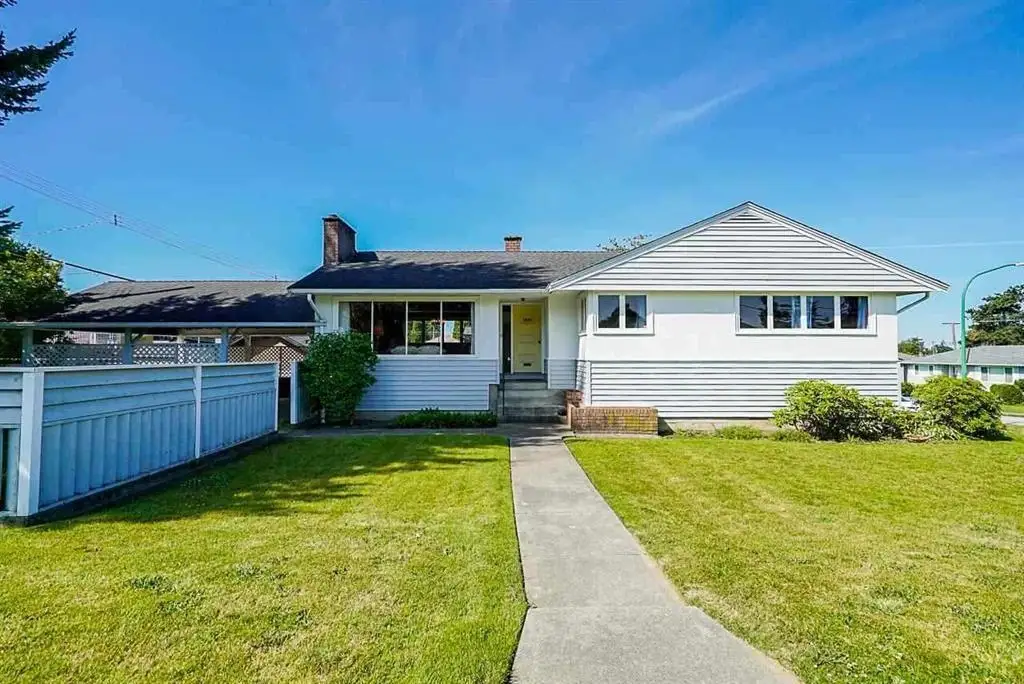 7833 COQUITLAM STREET, Burnaby BC V3N 3Z4