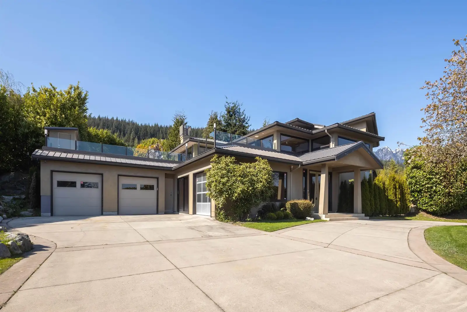 1109 HILLSIDE ROAD, West Vancouver BC V7S 2G3
