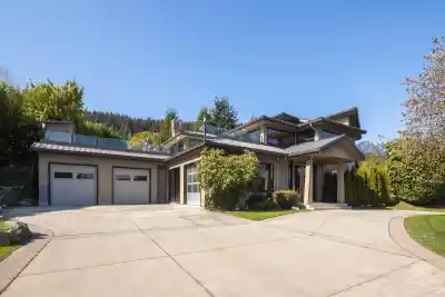 1109 HILLSIDE ROAD, West Vancouver BC V7S 2G3