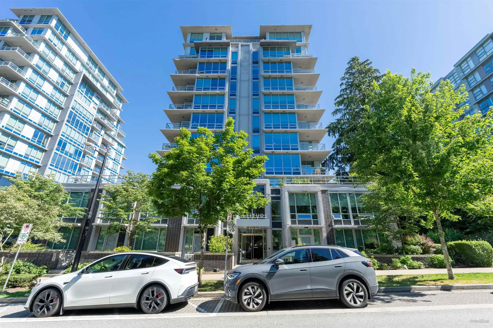 503 9080 UNIVERSITY CRESCENT, Burnaby BC V5A 0B7
