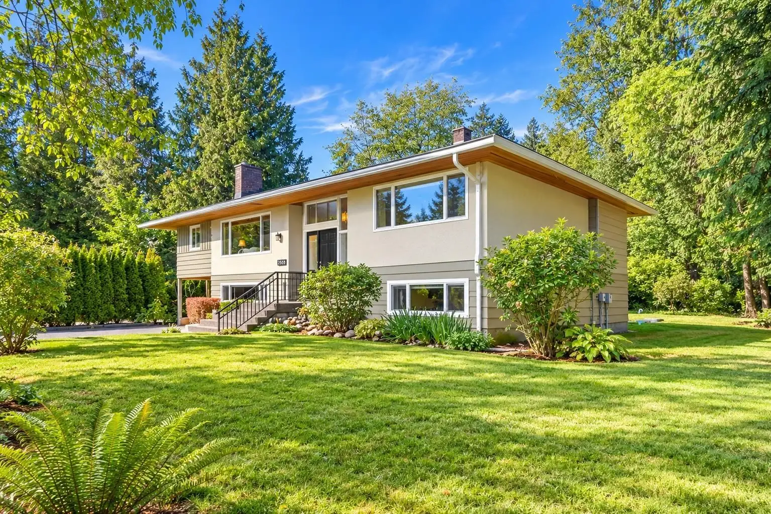 2519 EAST ROAD, Anmore BC V3H 5G9