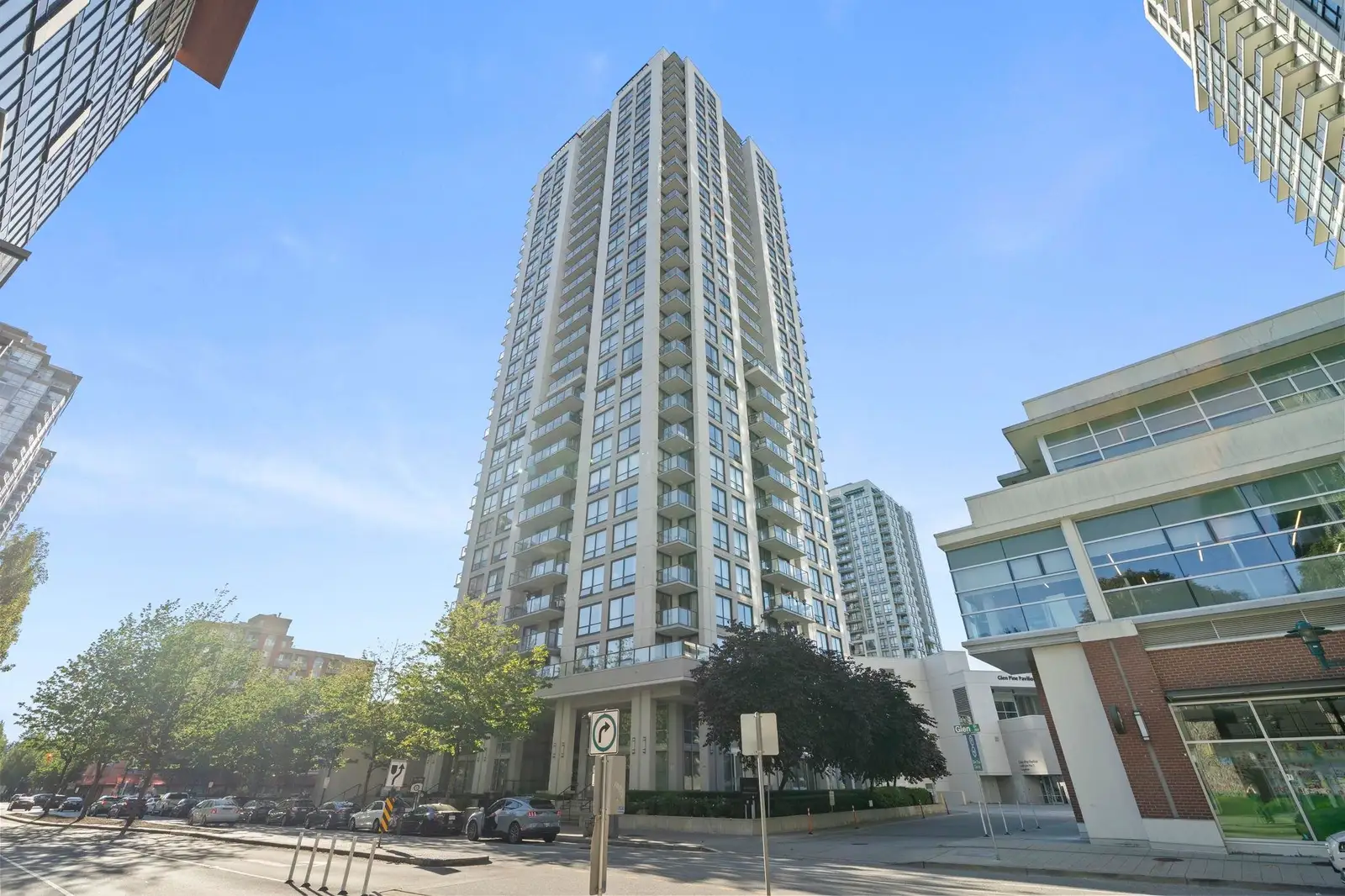 502 2979 GLEN DRIVE, Coquitlam BC V3B 0B2