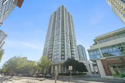 502 2979 GLEN DRIVE, Coquitlam BC V3B 0B2