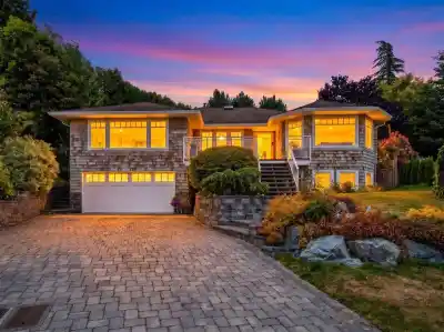 16063 8 AVENUE, Surrey BC V4A 1A1