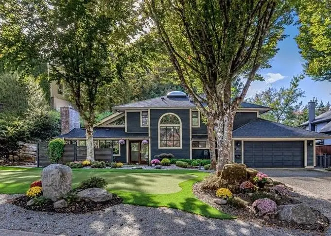 4739 WOODGREEN DRIVE, West Vancouver BC V7S 3A2