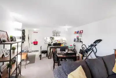 205 723 TWELFTH STREET, New Westminster BC V3M 4J8