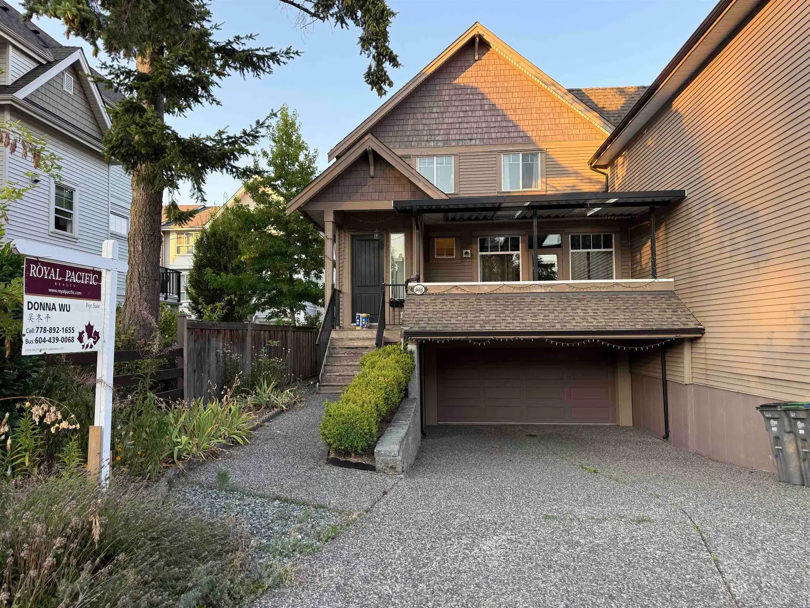 1664 KING GEORGE BOULEVARD, Surrey BC V4A 4Z8