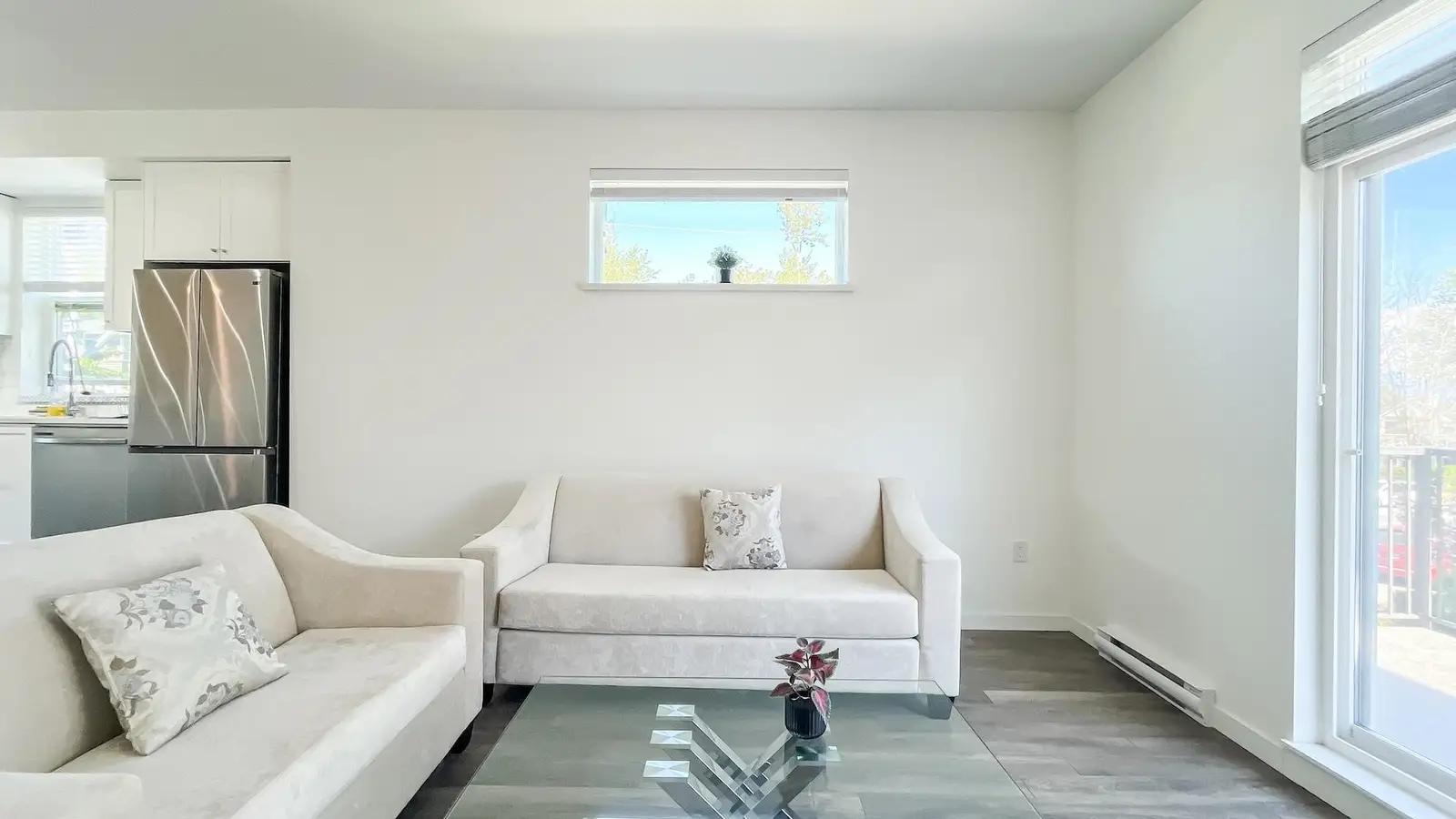 1 15487 99A AVENUE, Surrey BC V3R 0G9