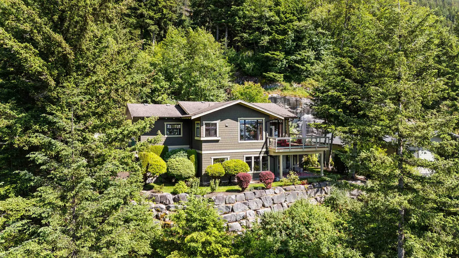300 OCEAN CREST DRIVE, West Vancouver BC V0N 3Z2