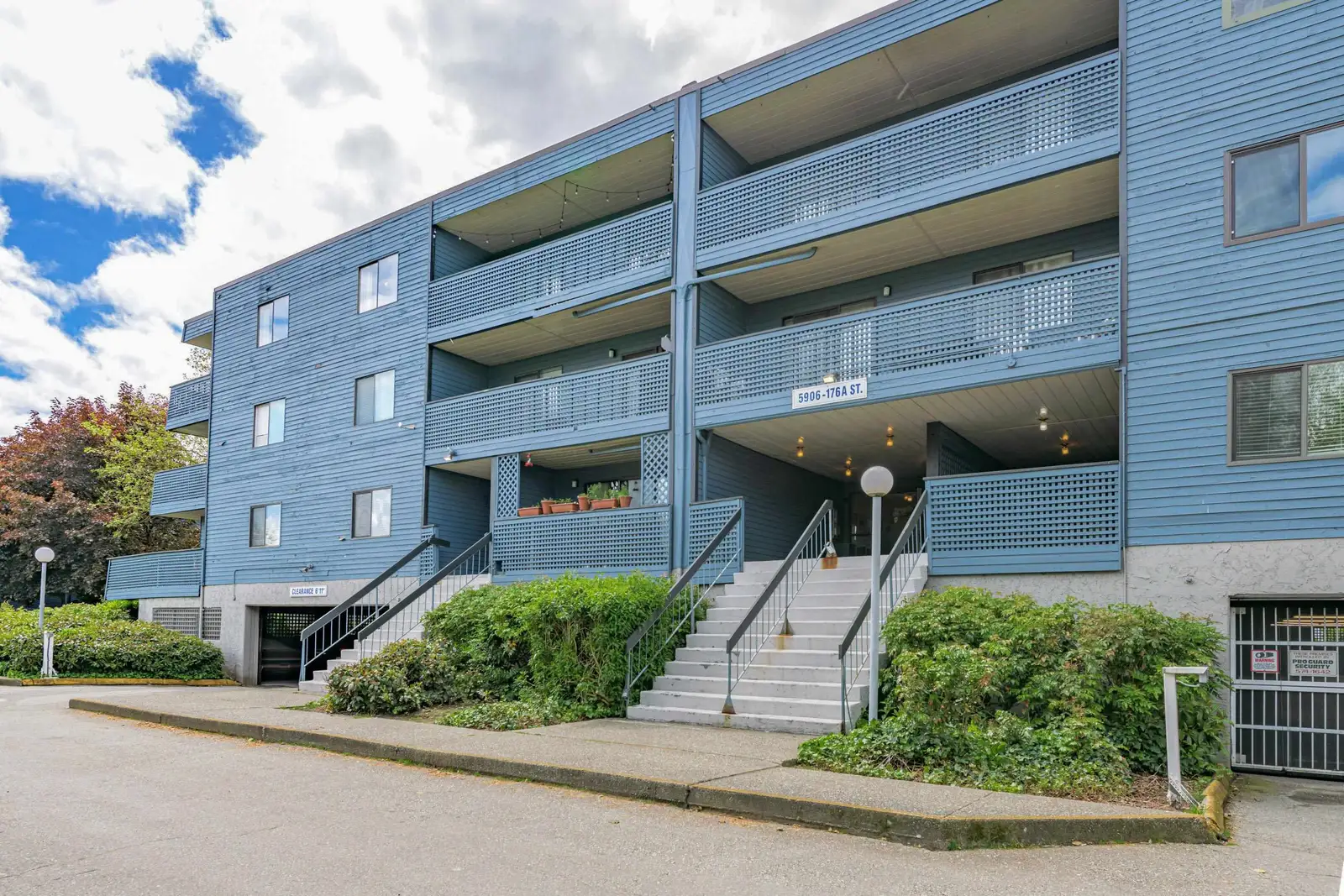 215 5906 176A STREET, Surrey BC V3S 4H7
