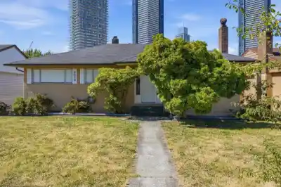 4656 BRENTLAWN DRIVE, Burnaby BC V5C 3V2