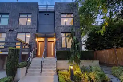 1880 E GEORGIA STREET, Vancouver BC V5L 2B6