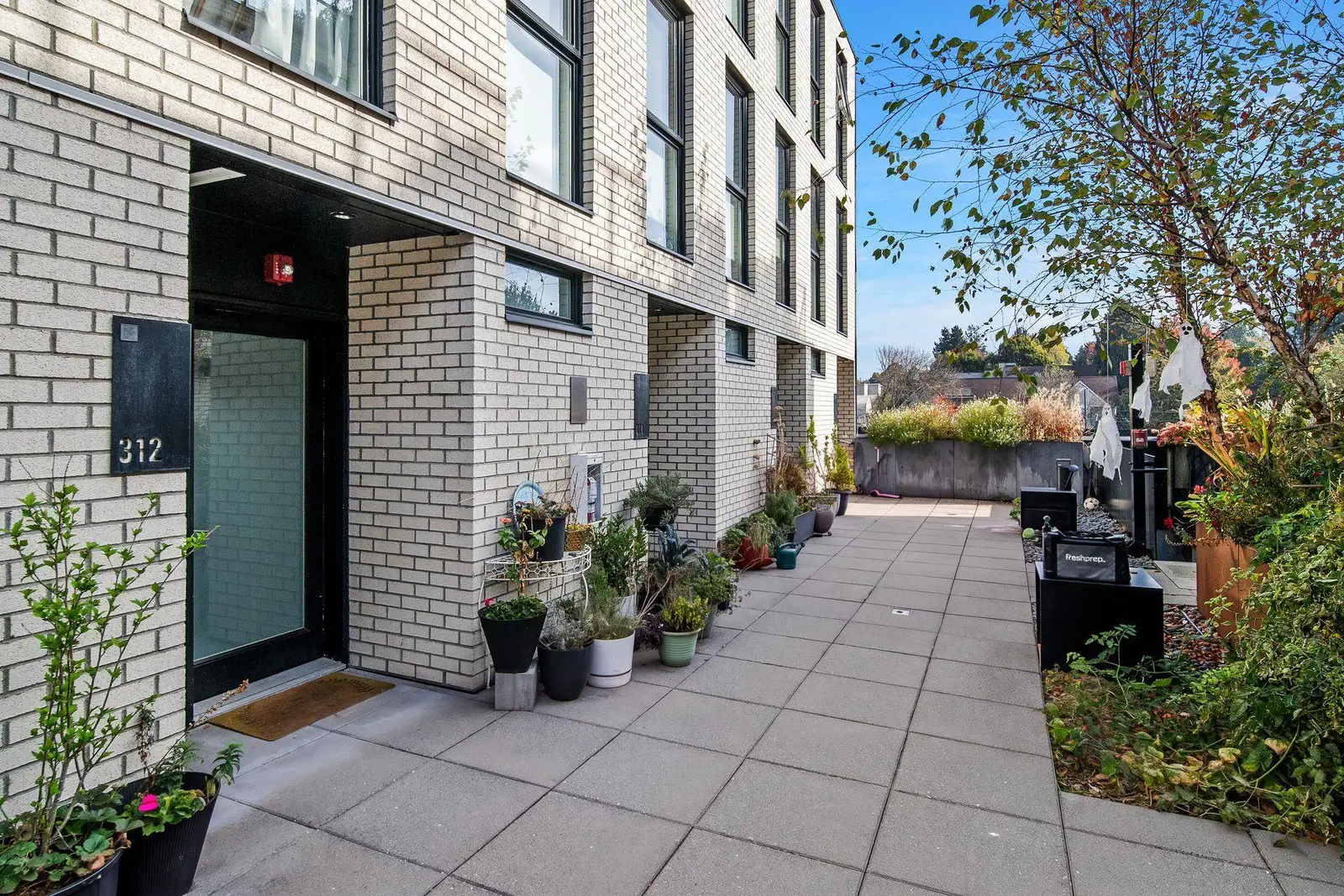 312 1647 E PENDER STREET, Vancouver BC V5L 1W2