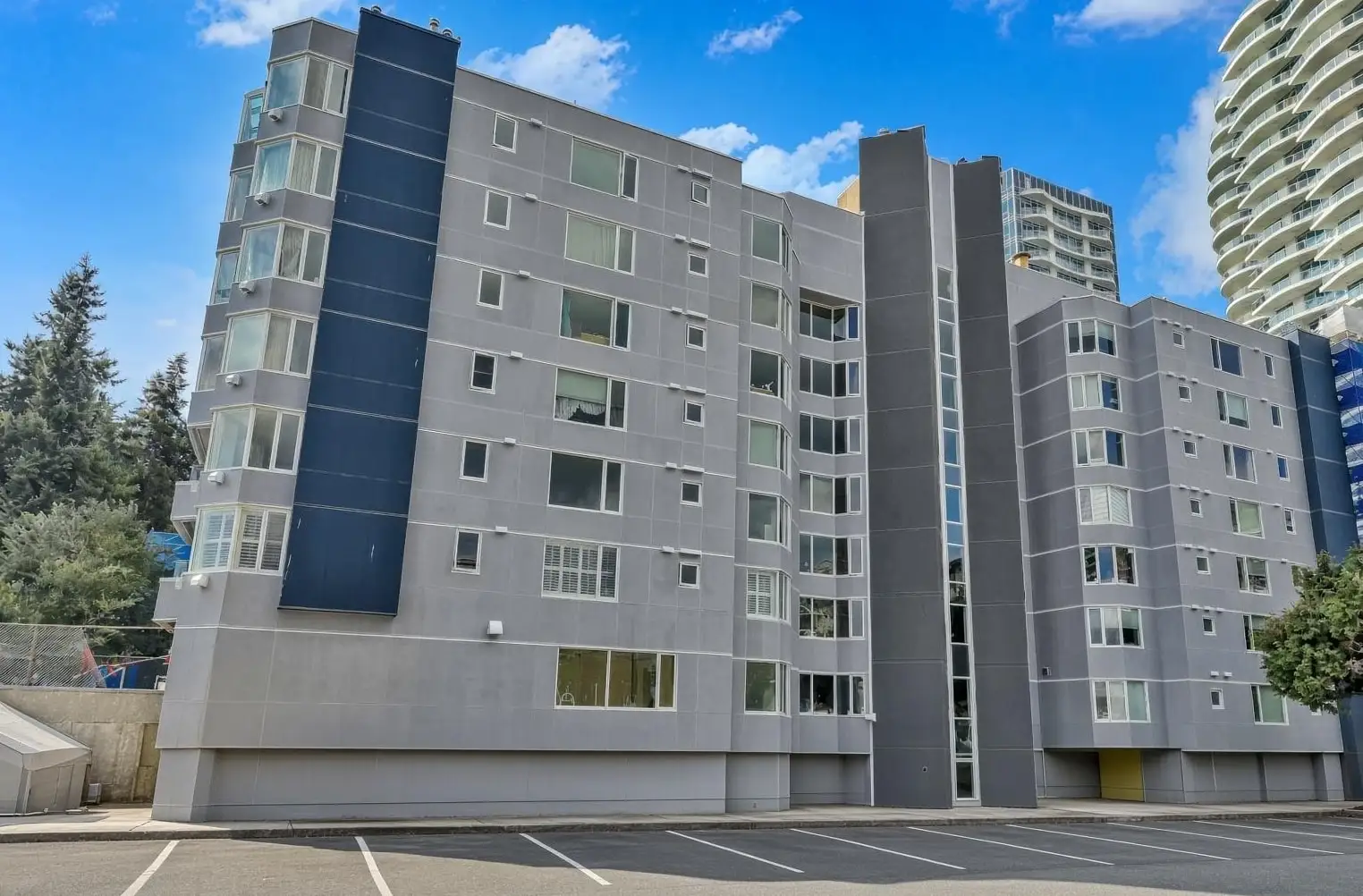 502 15111 RUSSELL AVENUE, White Rock BC V4B 2P4