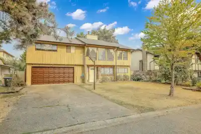 9012 145A STREET, Surrey BC V3R 7Y4