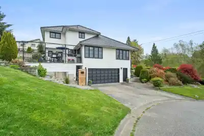 16071 8 AVENUE, Surrey BC V4A 1A1