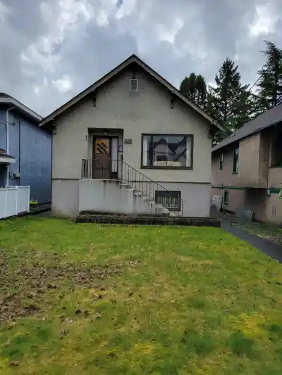810 DUBLIN STREET, New Westminster BC V3M 2Y6