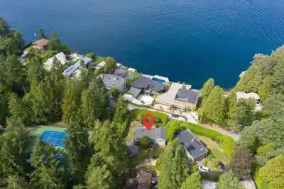 7195 ROCKLAND WYND, West Vancouver BC V7W 2L2