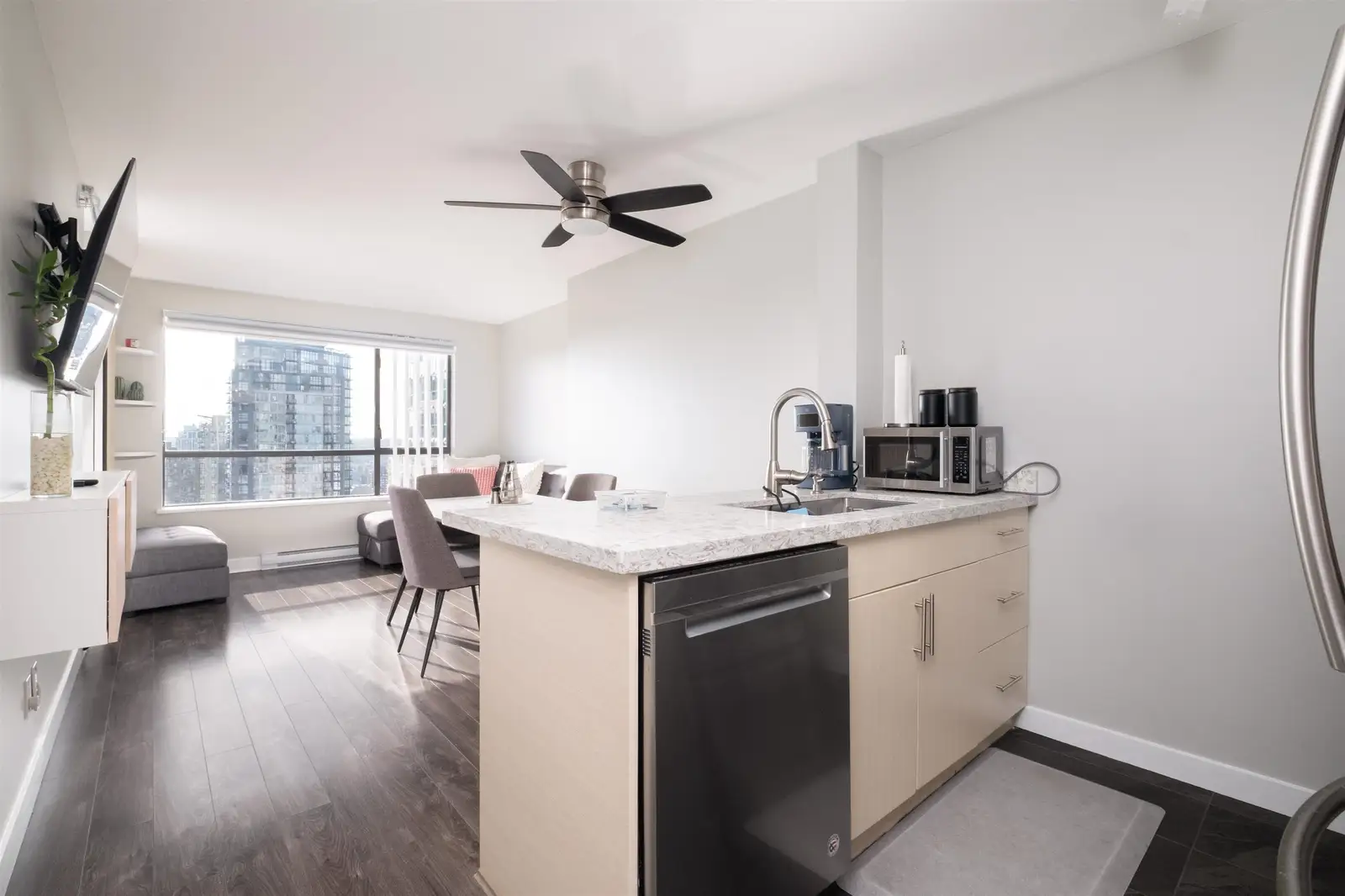 2505 1189 HOWE STREET, Vancouver BC V6Z 2X4