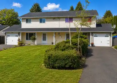 6743 135 STREET, Surrey BC V3W 4W4