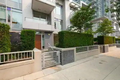 6556 NELSON AVENUE, Burnaby BC V5H 0G6
