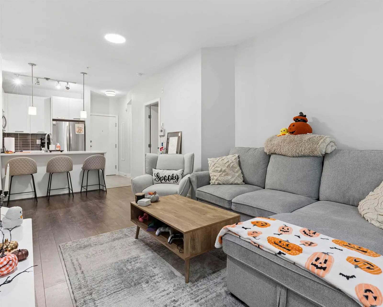 102 10477 154 STREET, Surrey BC V3R 0C6
