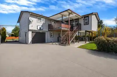 18240 64 AVENUE, Surrey BC V3S 8A7