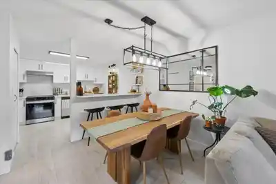 121 3 RIALTO COURT, New Westminster BC V3M 6P2
