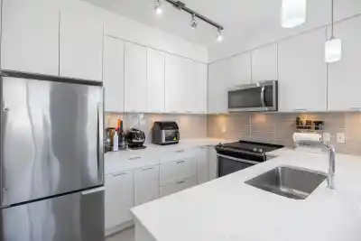 417 828 GAUTHIER AVENUE, Coquitlam BC V3K 0E9