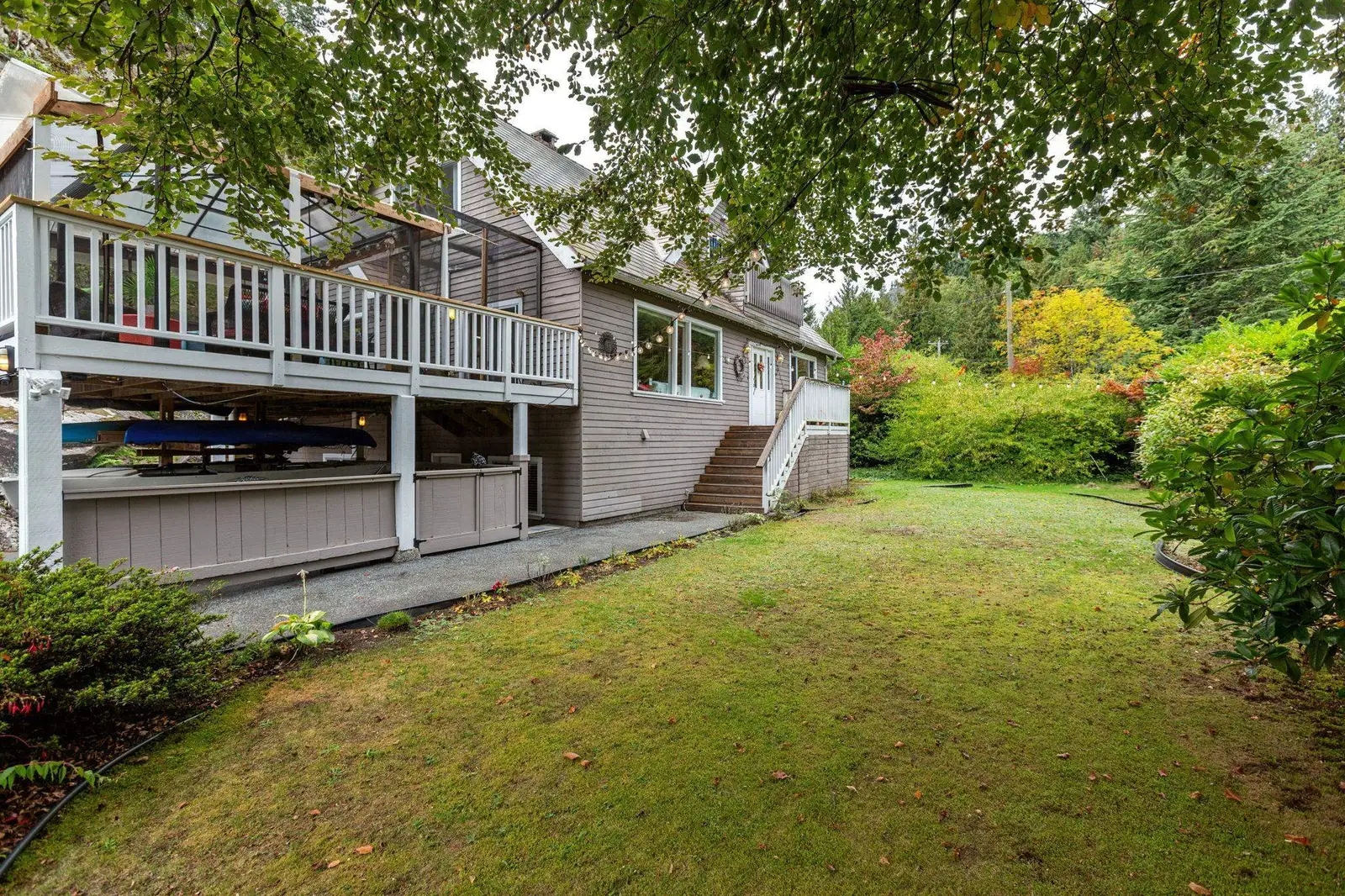 5607 EAGLE HARBOUR ROAD, West Vancouver BC V7W 1P4